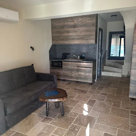 Rcr The Stones Apartamento Flogita